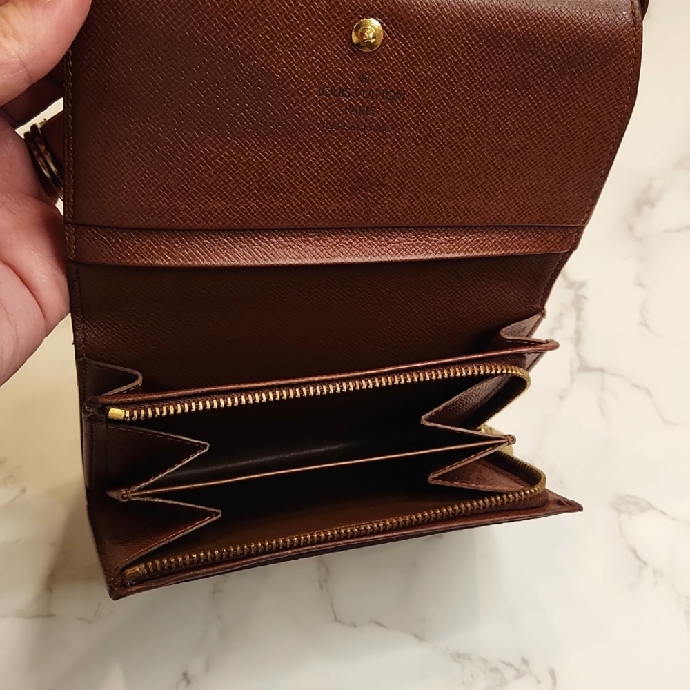 Louis Vuitton Porte Monnaie Tresor Monogram Wallet - Picture 6 of 13